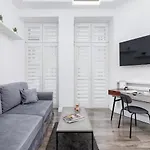 Studio Cracow Starowiślna by Renters