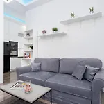 Studio Cracow Starowiślna by Renters